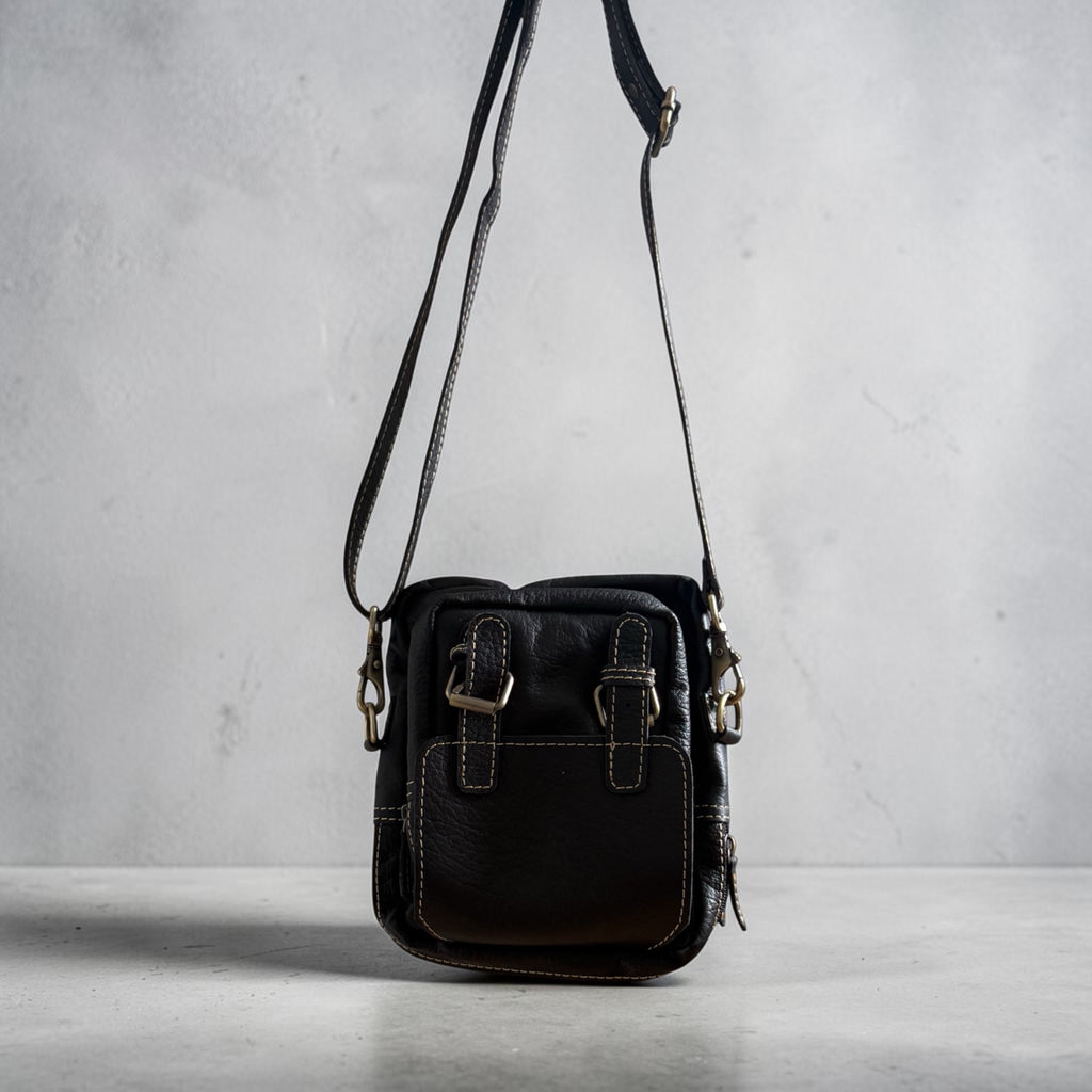 Classic Black Crossbody Leader