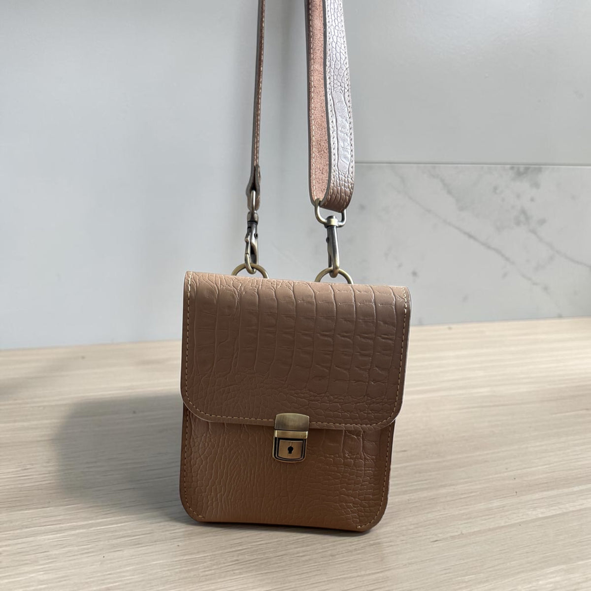 Elegante Crossbody-Tasche – Hautfarbe Echt Leader