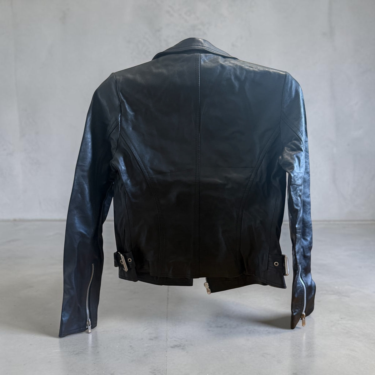 Schwarze Lederjacke mit Reißverschluss | Echtes Leder | Handgefertigt | Garantie