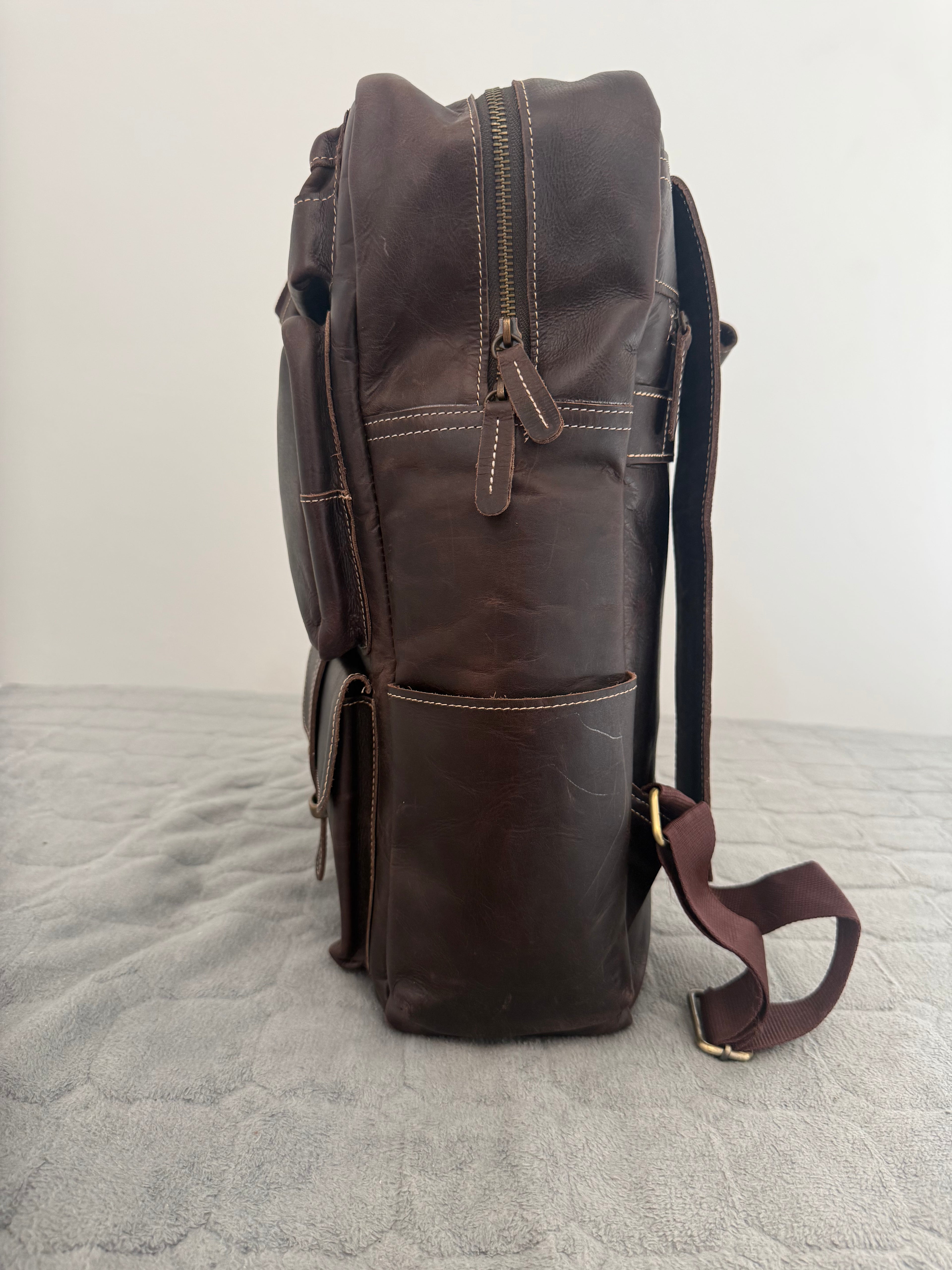 Vintage Leder-Rucksack in Dunkelbraun – Viele Fächer & viel Stauraum